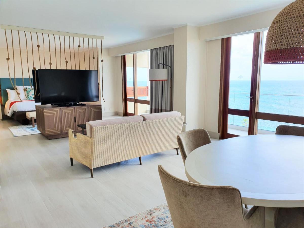 Suite Preferred Club con vistas al mar y cama extragrande